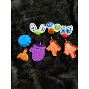 set of accessories for the Step2 My First Snowman toy